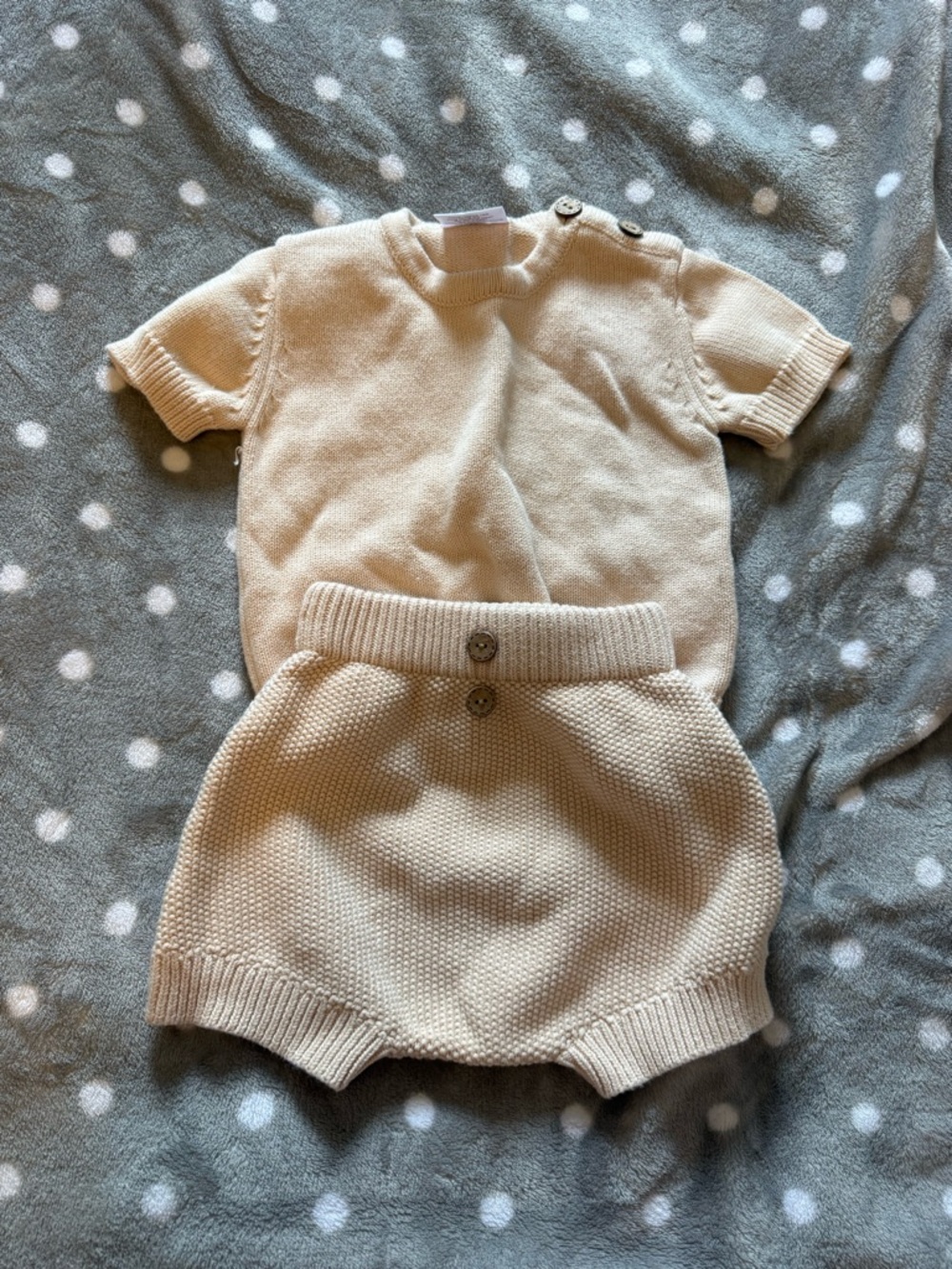 Cream Knit Baby Shorts Set - Soft Short-Sleeve Top & Bloomers